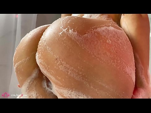 ❤️ Brunette شاور میں شدید orgasm کے لئے وائبریٹر کے ساتھ بلی میں مشت زنی کرتی ہے۔ مقعد فحش ❌